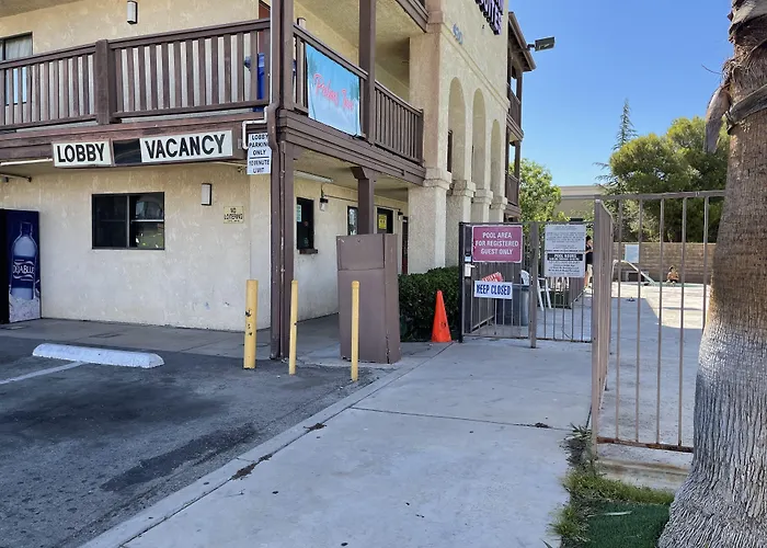 Motel: Palms Inn & Suites